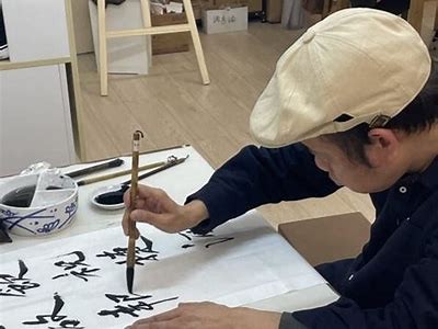 成人书法免费班：这些学校值得关注